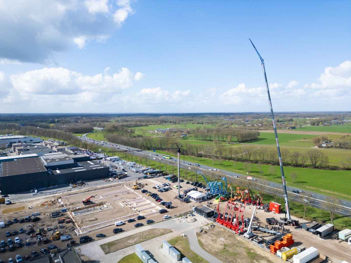 Liebherr LTM 1300-6.4 - Telescoopkraan 300 ton