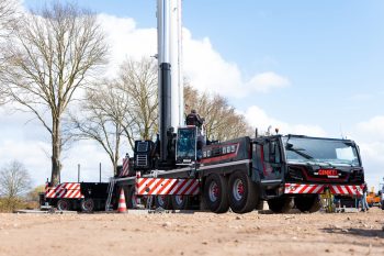 Liebherr LTM 1300-6.4 - Telescoopkraan 300 ton